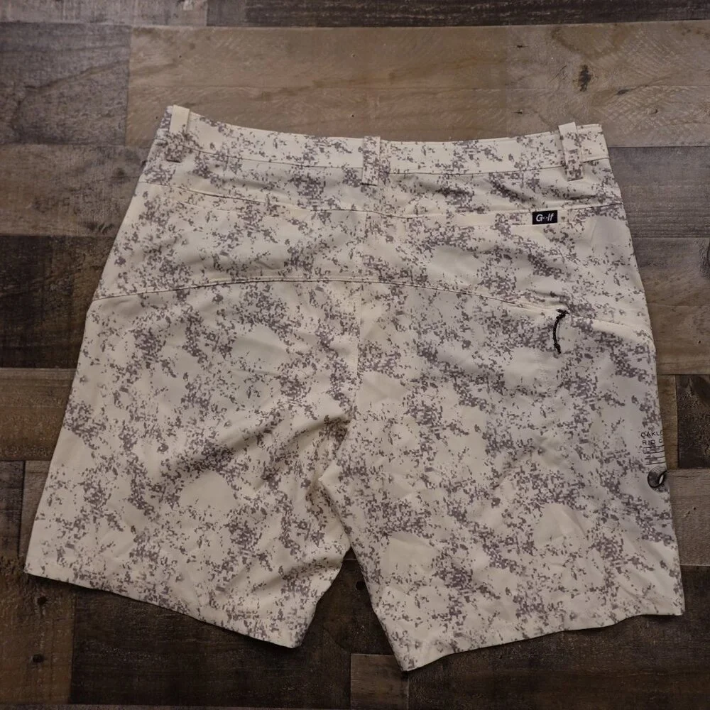 Oakley golf shorts
